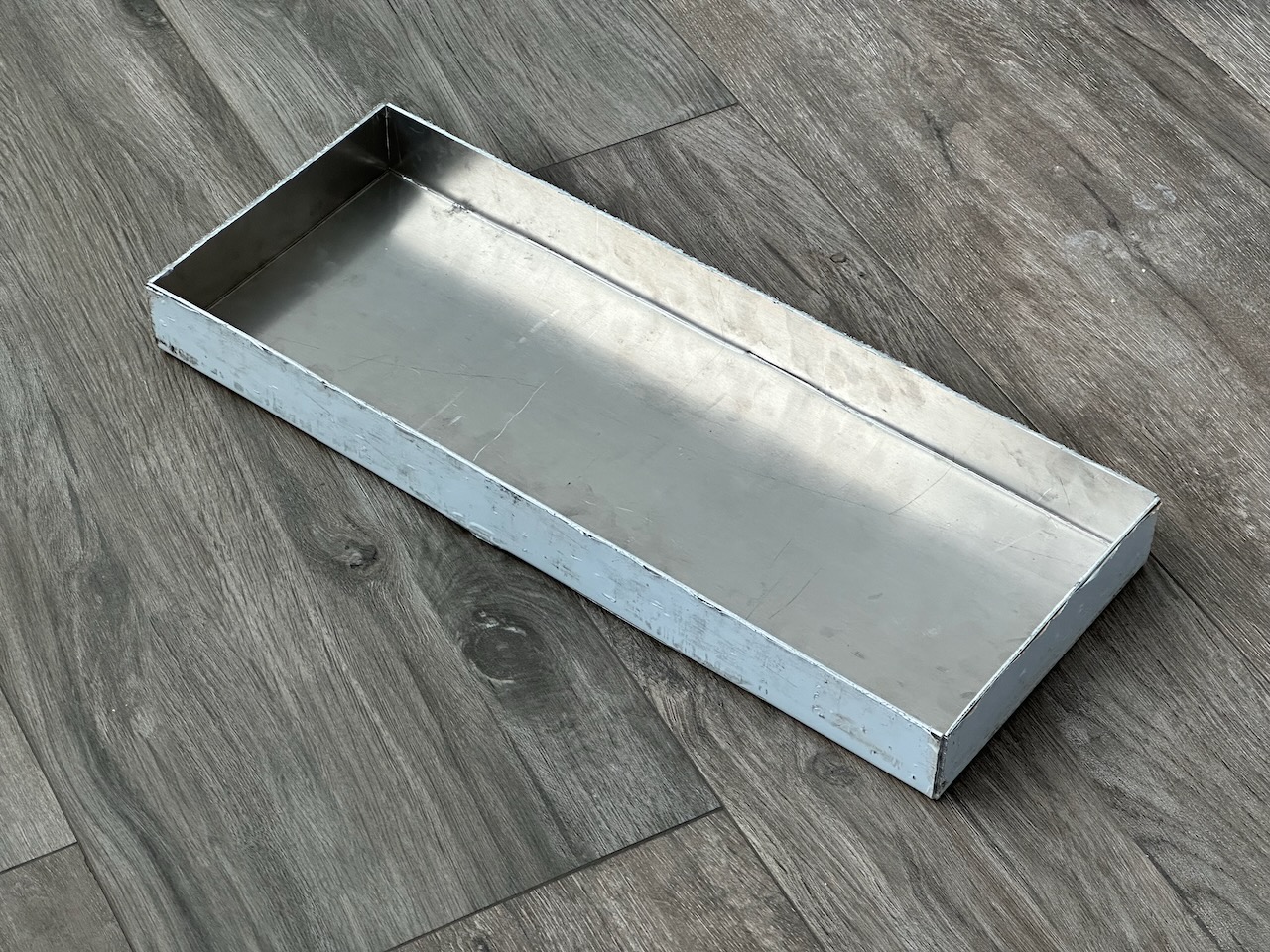 Aluminum chassis bent with a box brake